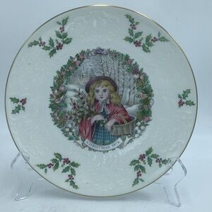 Vintage Royal Doulton 1978 Collectible Christmas Plate